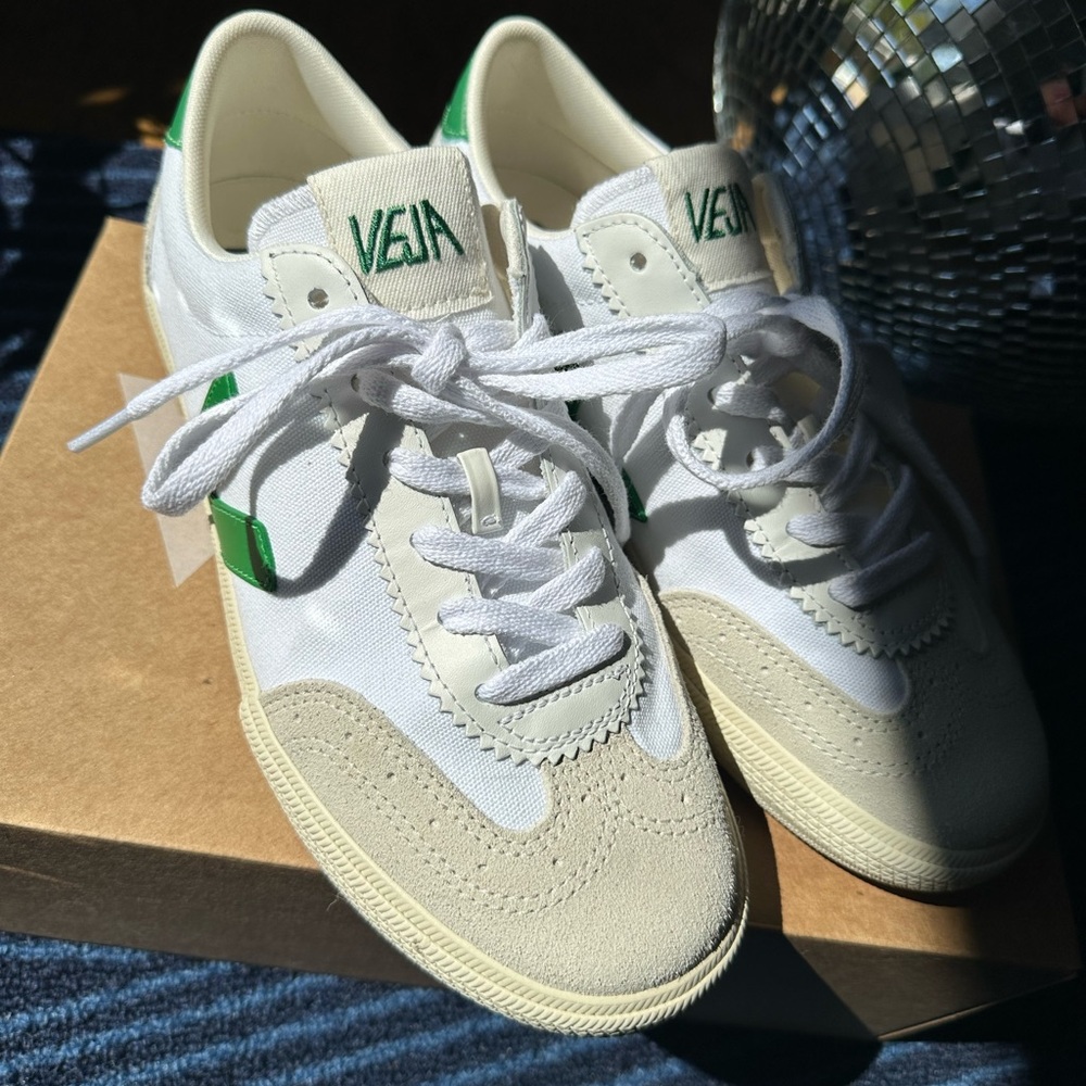 Veja White and Green Women's Sneakers - Picture 6 of 14